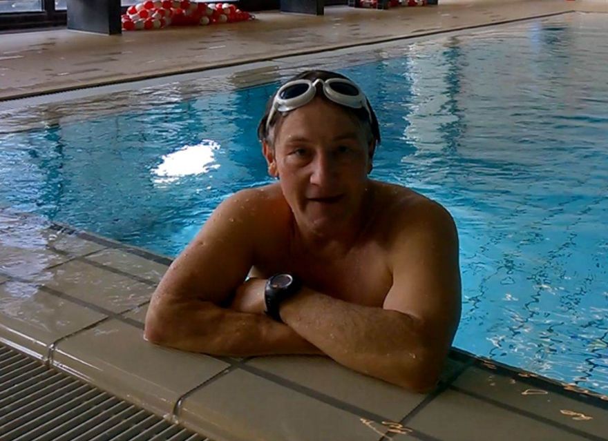 Bennie Lindberg Triathlon Trainer im Hallenbad