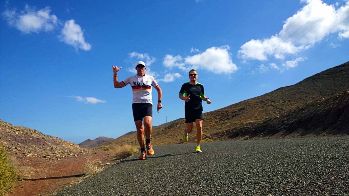 Triathlons Coach Bennie Lindbergs Athleten beim Lauftraining
